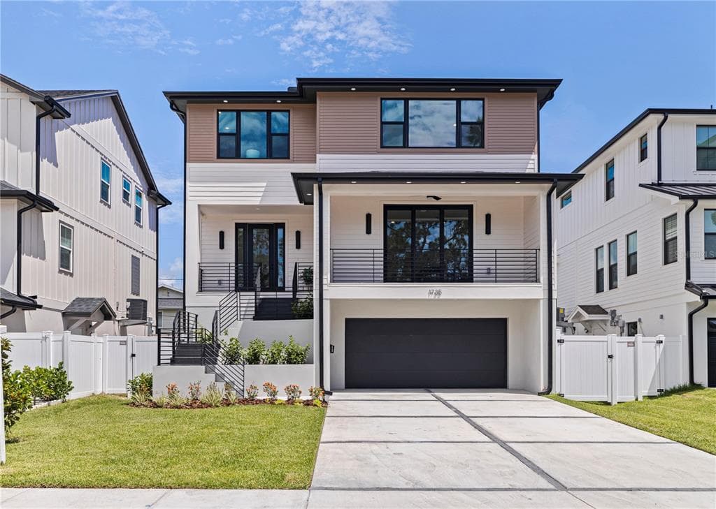 1735 MASSACHUSETTS AVENUE NE ST PETERSBURG, FL 33703