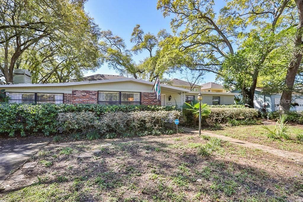 3214 W COACHMAN AVENUE TAMPA, FL 33611