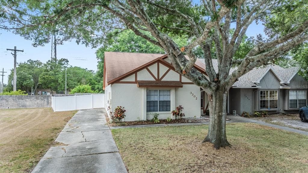 3302 LAUREL DALE DRIVE TAMPA, FL 33618