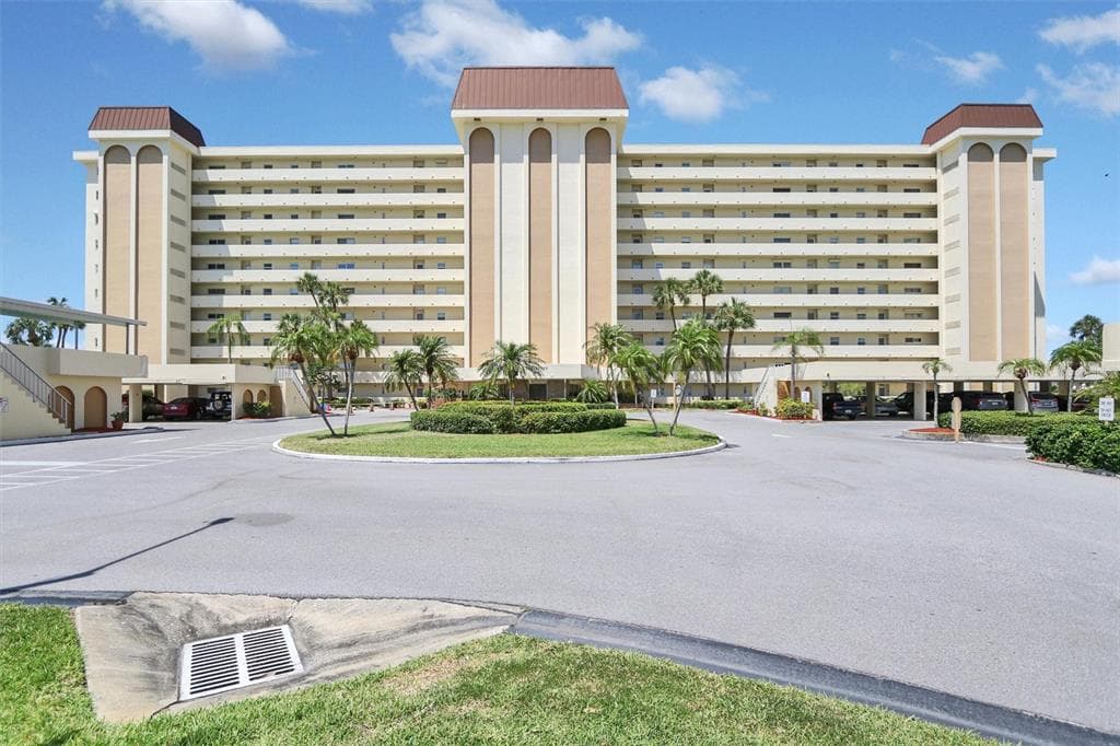 4750 COVE CIRCLE UNIT 505 ST PETERSBURG, FL 33708