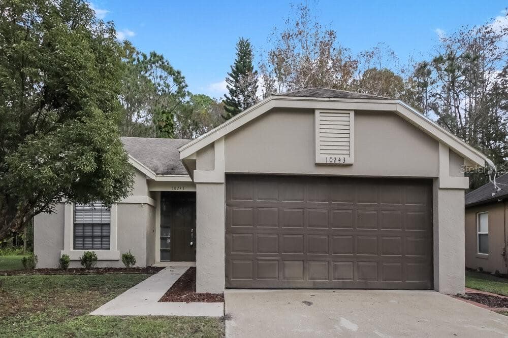 10243 COMFORT CIRCLE ORLANDO, FL 32825
