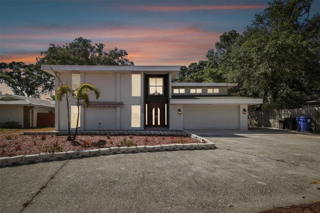 1709 ANASTASIA WAY S ST PETERSBURG, FL 33712