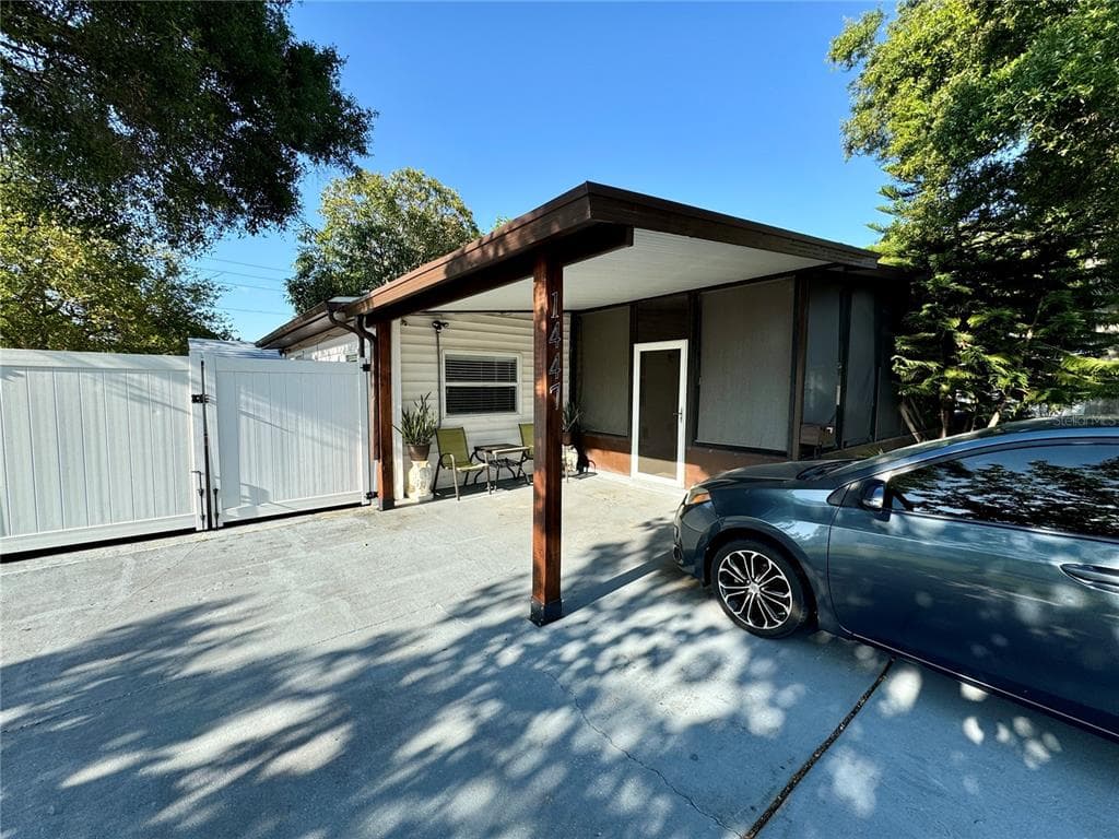 1447 53RD AVENUE N ST PETERSBURG, FL 33703