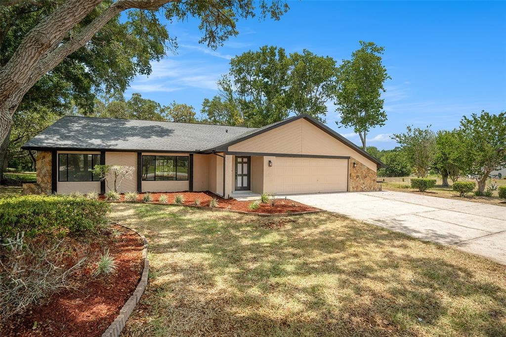 167 OAK LAKE DRIVE SPRING HILL, FL 34608
