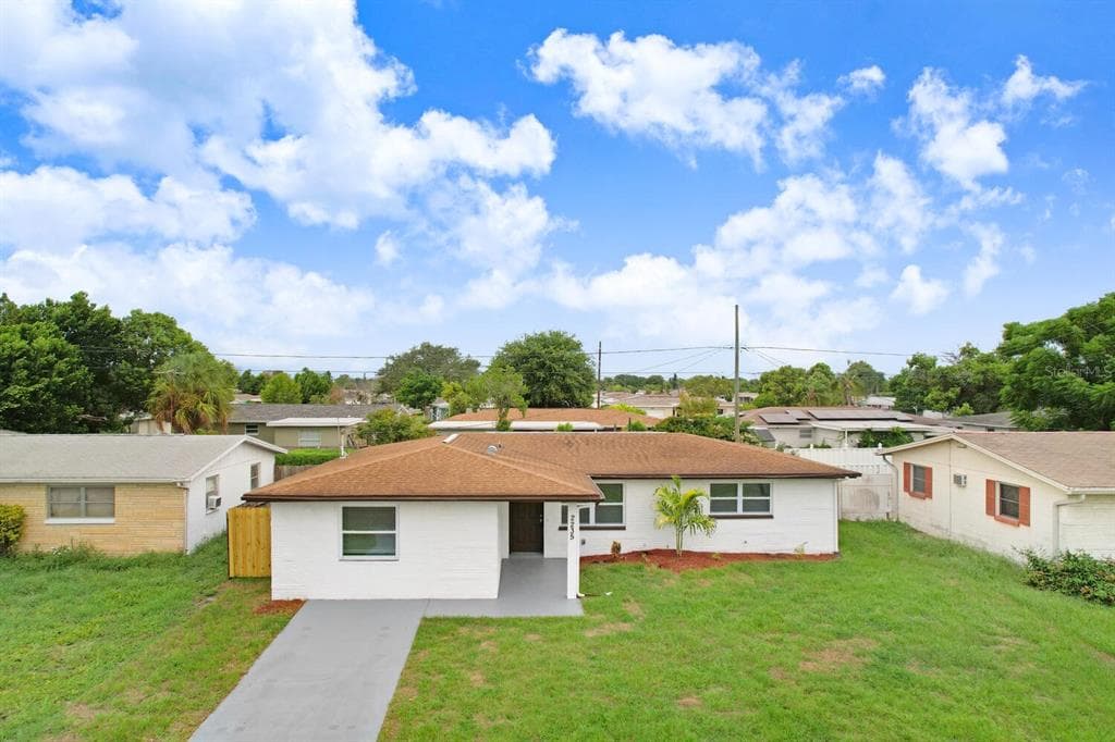 2235 ROSELAWN DRIVE HOLIDAY, FL 34691