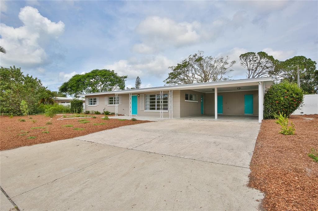 2705 SUNNYSIDE STREET SARASOTA, FL 34239
