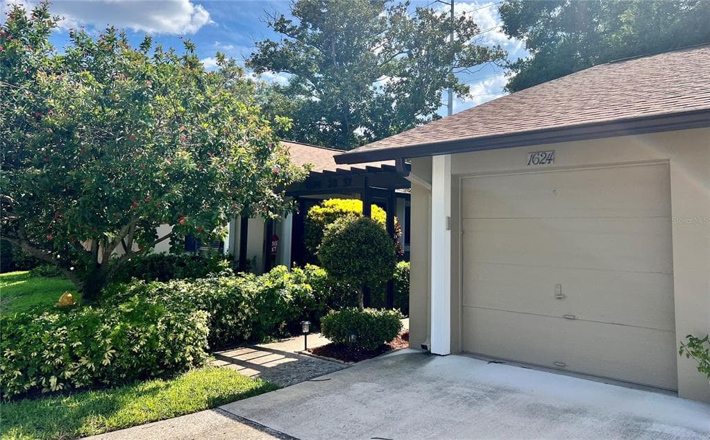 1624 BATCHELOR COURT DUNEDIN, FL 34698