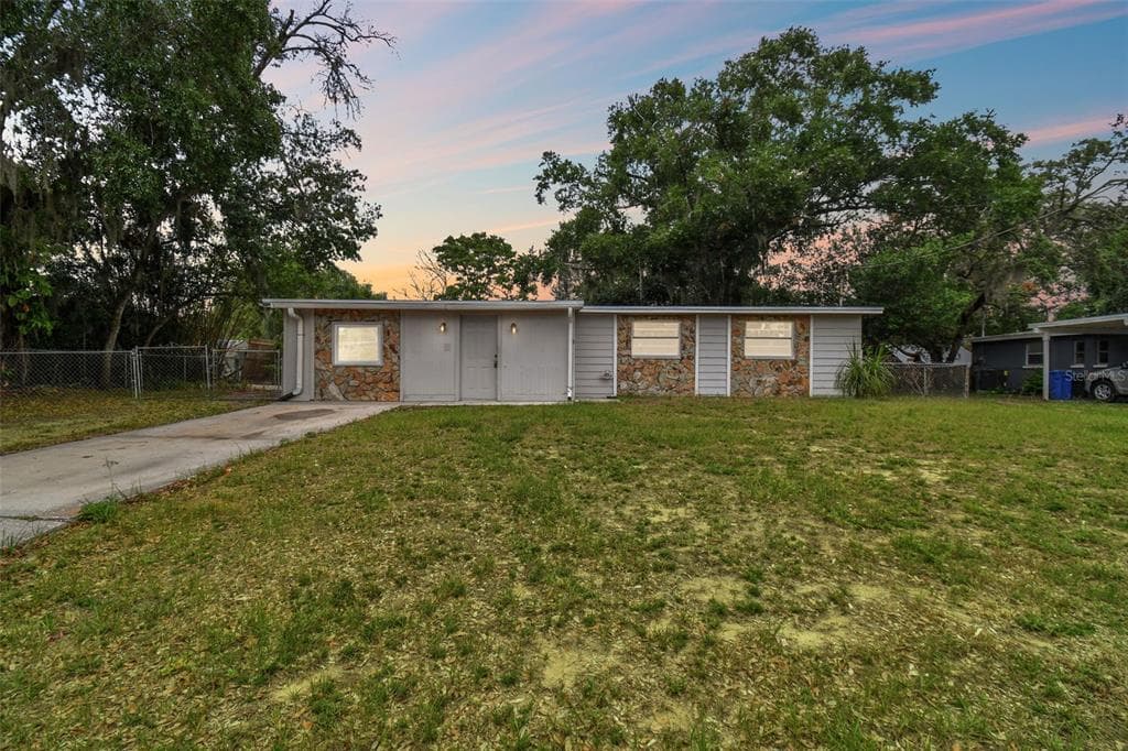 1204 E CAMELLIA DRIVE BRANDON, FL 33510
