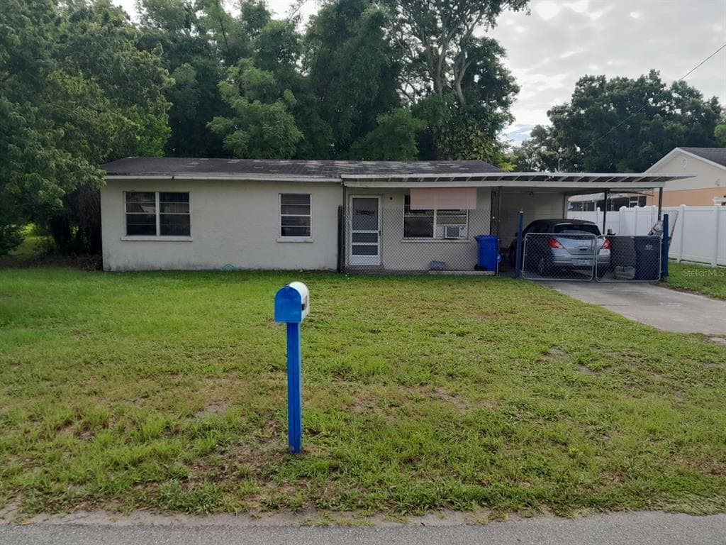 5807 LAKE BEND AVENUE TAMPA, FL 33614
