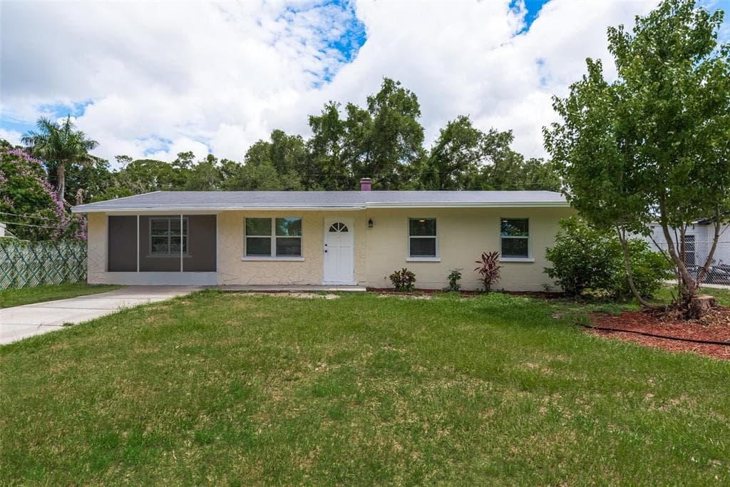 2316 30TH AVENUE E BRADENTON, FL 34208
