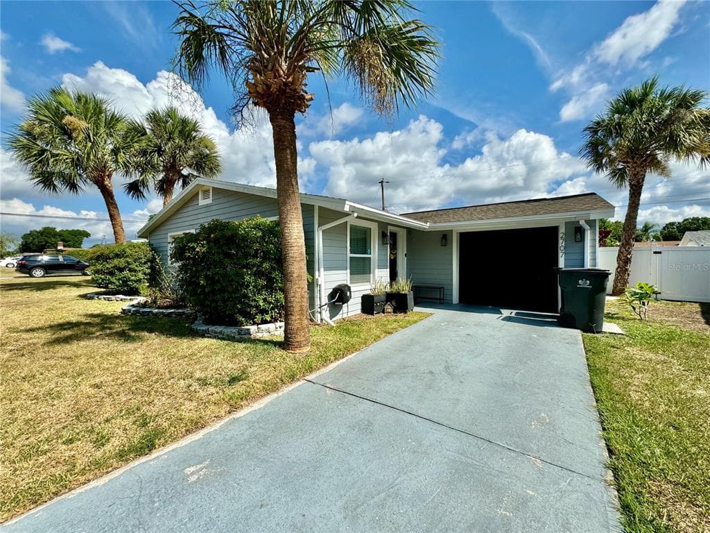 2707 W KENMORE AVENUE TAMPA, FL 33614