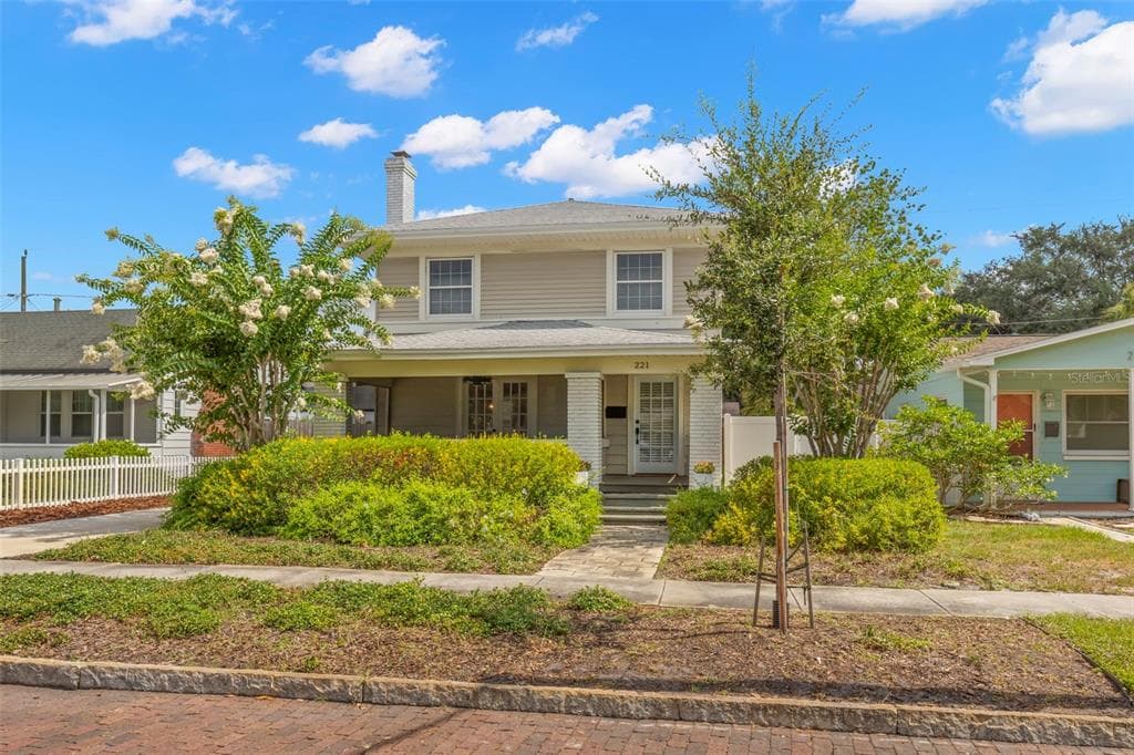 221 21ST AVENUE N ST PETERSBURG, FL 33704