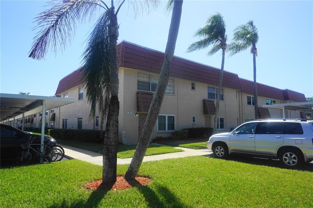 10039 62ND AVENUE N UNIT 18 ST PETERSBURG, FL 33708