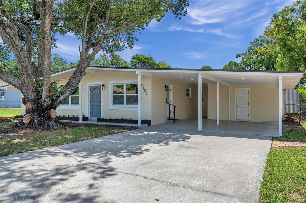 6903 THRASHER DRIVE TAMPA, FL 33610