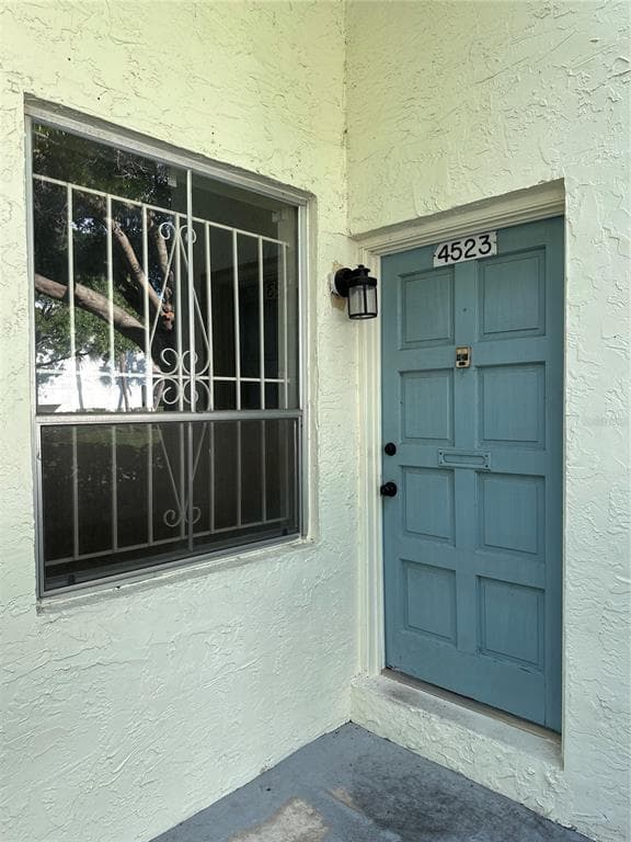 4523 W LA VILLA LANE TAMPA, FL 33611
