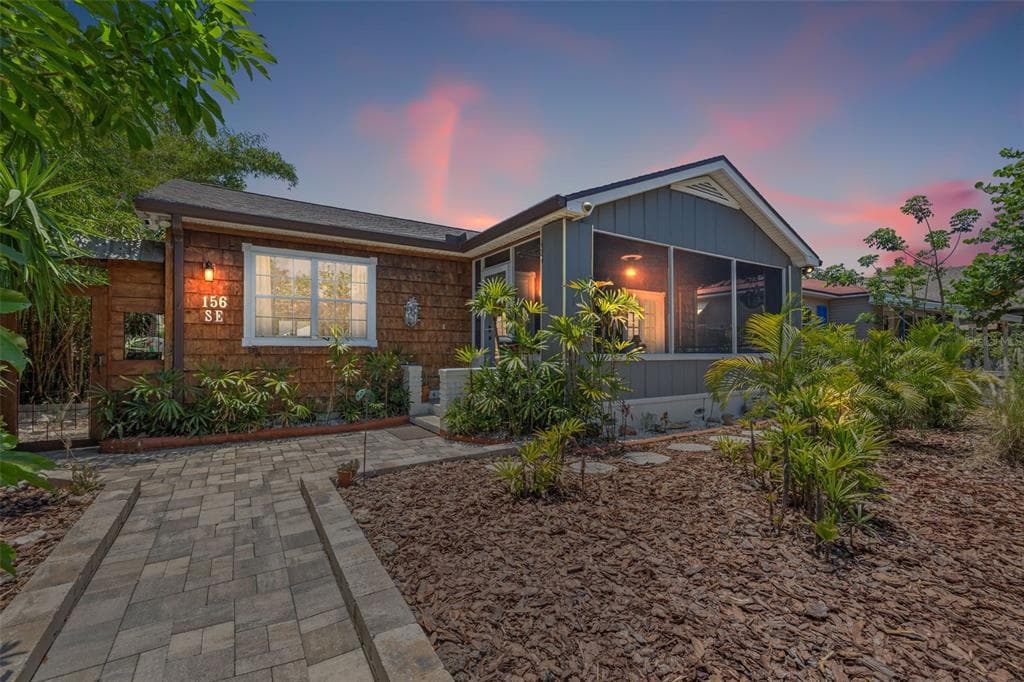 156 18TH AVENUE SE ST PETERSBURG, FL 33705
