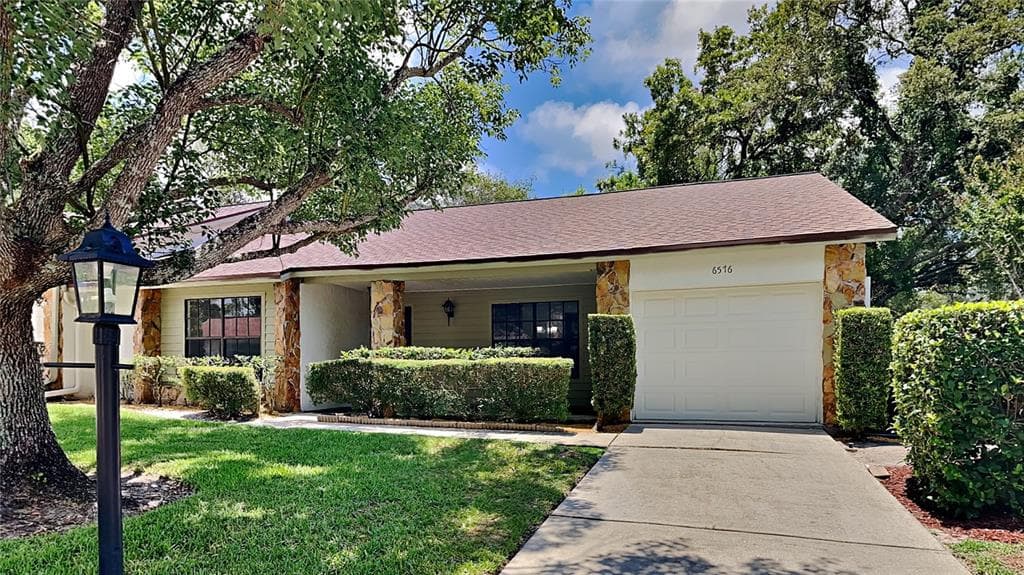 6576 BRAMBLELEAF DRIVE SPRING HILL, FL 34606