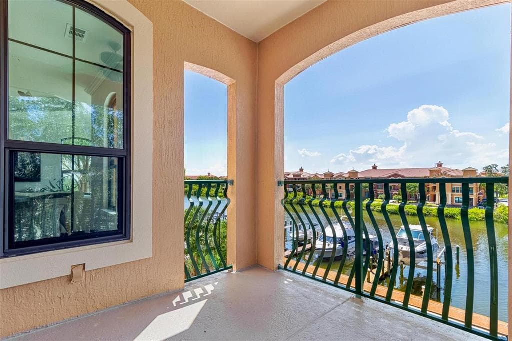 2733 VIA CIPRIANI UNIT 834B