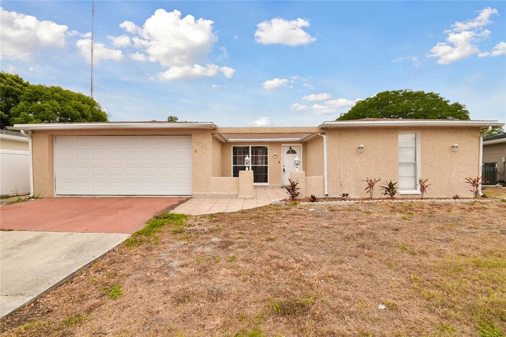 1823 SPRINT LANE HOLIDAY, FL 34691