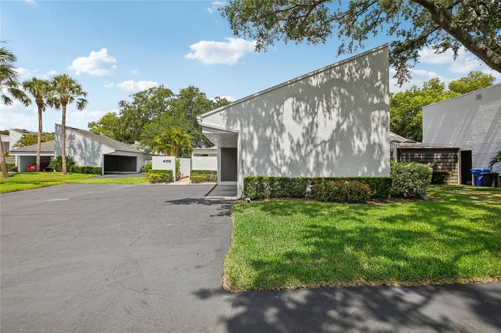 4173 NORTHMEADOW CIRCLE UNIT 4173 TAMPA, FL 33618