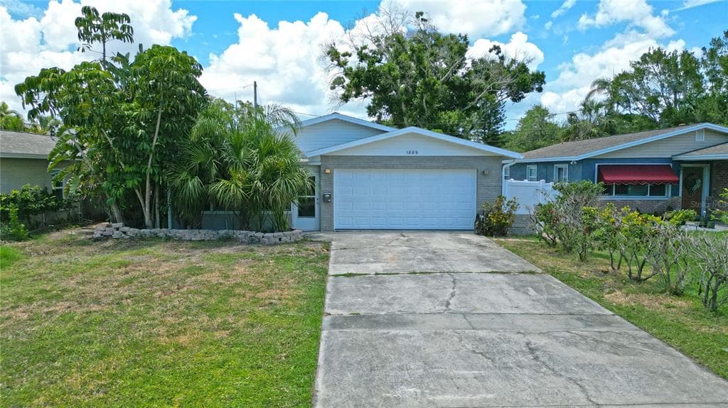 1889 MONTANA AVENUE NE ST PETERSBURG, FL 33703