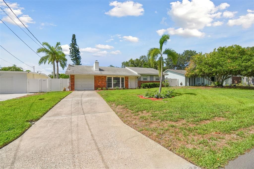 14668 BREWSTER DRIVE LARGO, FL 33774