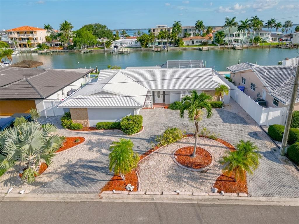 790 CAPRI BOULEVARD