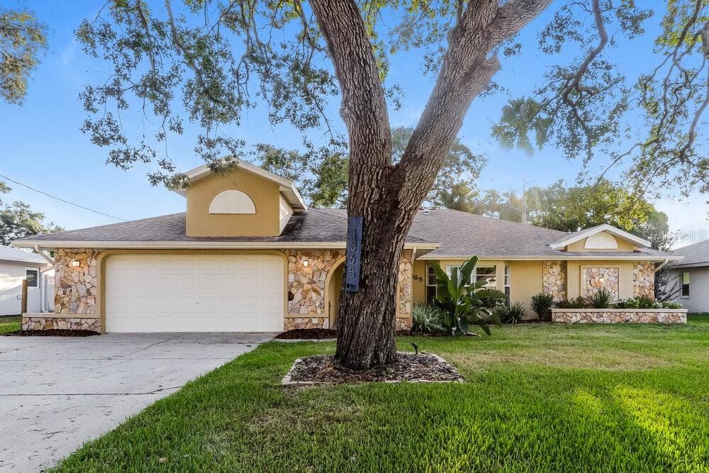 1365 HAULOVER AVENUE SPRING HILL, FL 34608