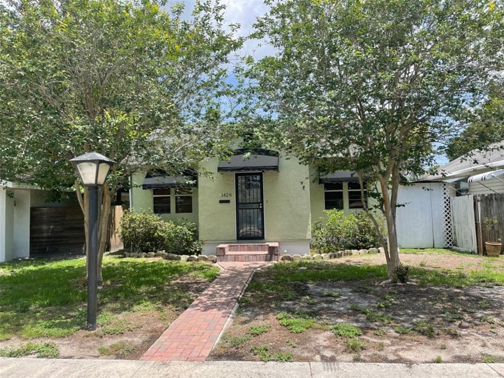 1429 35TH AVENUE N ST PETERSBURG, FL 33704