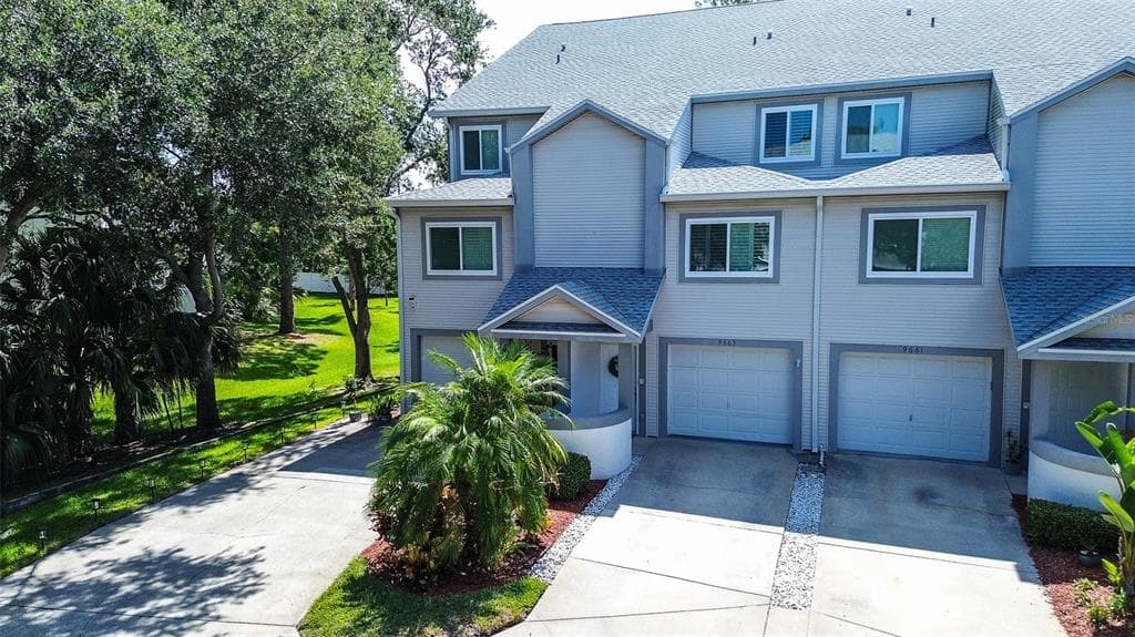 9663 TARA CAY COURT UNIT 42 SEMINOLE, FL 33776