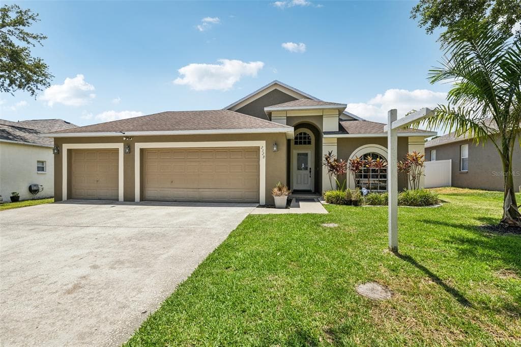 2328 TOWERING OAKS CIRCLE SEFFNER, FL 33584