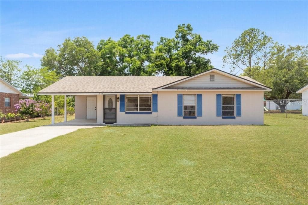 688 E CENTRAL AVENUE EAGLE LAKE, FL 33839
