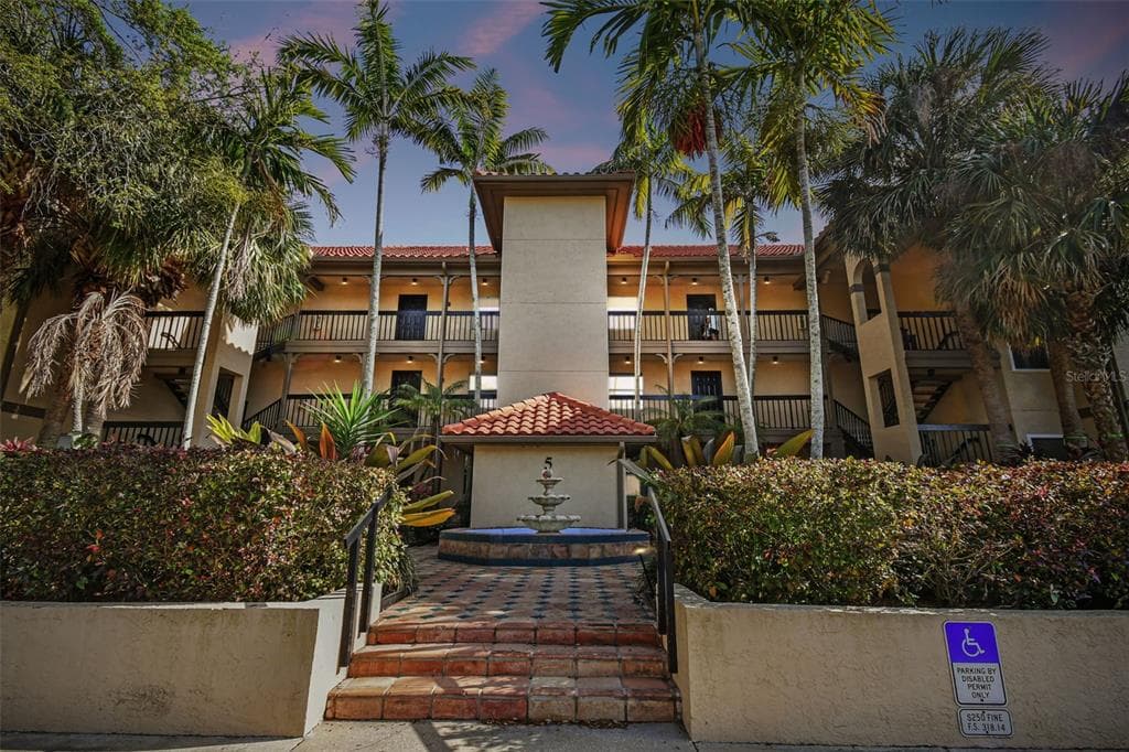 2400 FEATHER SOUND DRIVE UNIT 515 CLEARWATER, FL 33762