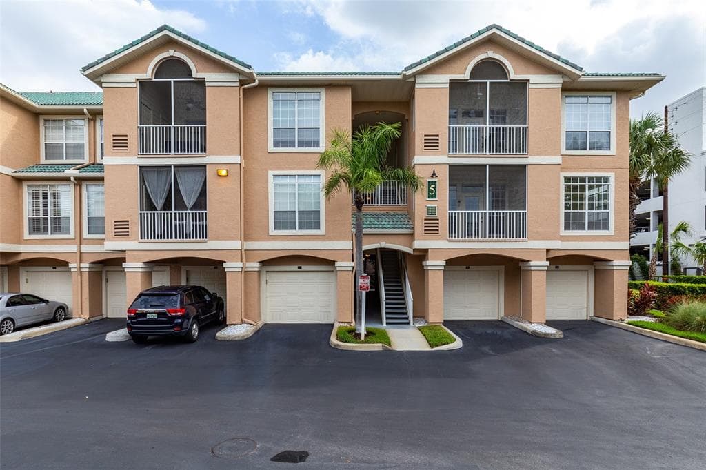 5310 BAY CLUB CIRCLE UNIT 5310 TAMPA, FL 33607