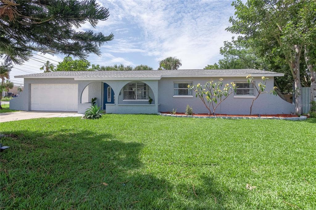 5395 ASTURIA WAY S ST PETERSBURG, FL 33705