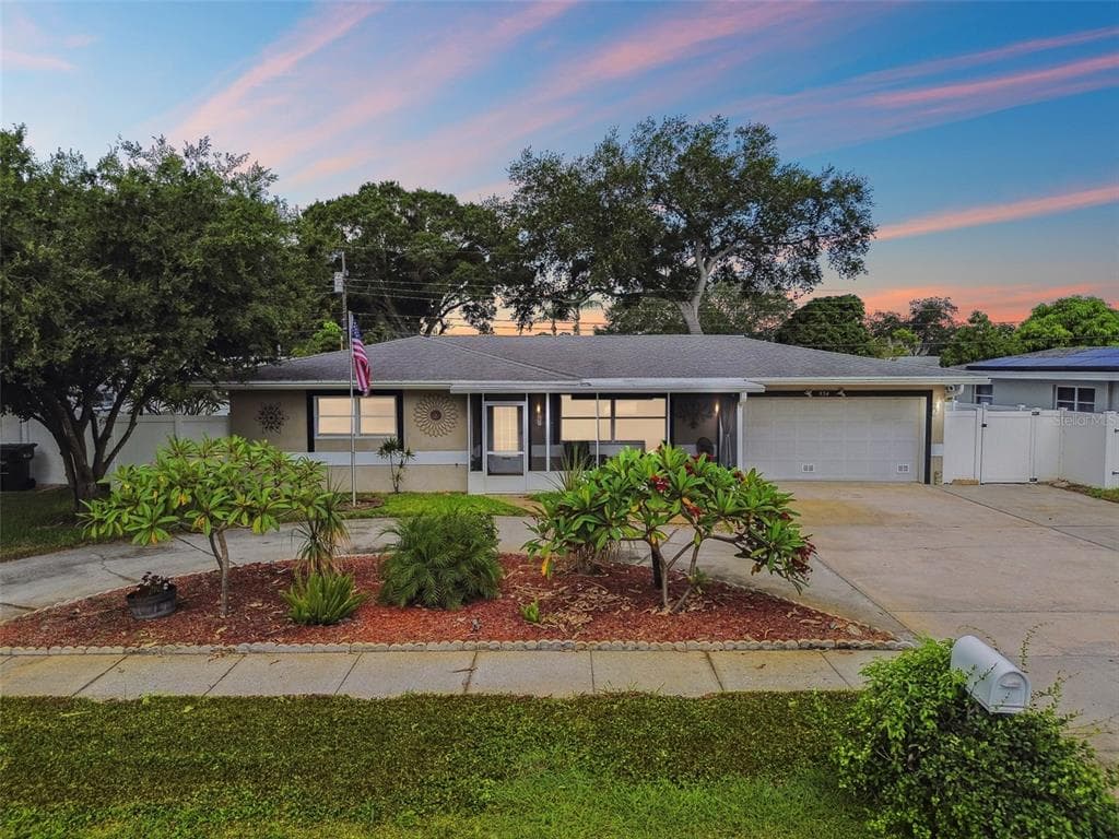 954 20TH ST SW LARGO, FL 33770