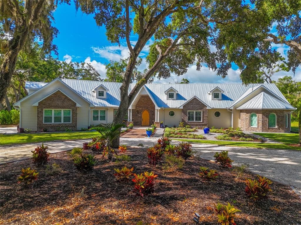 5912 13TH AVENUE E BRADENTON, FL 34208