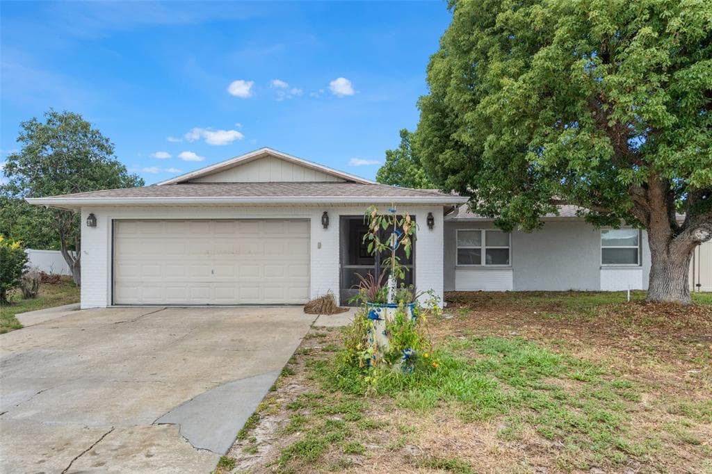 8323 BROKEN WILLOW LANE PORT RICHEY, FL 34668