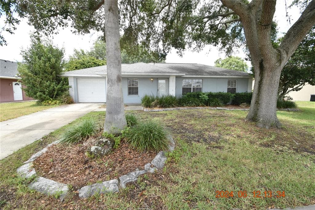 38927 CARR DRIVE ZEPHYRHILLS, FL 33540