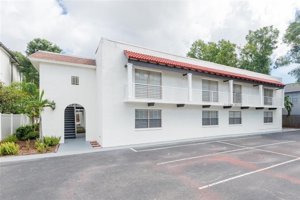 3211 W DE LEON STREET UNIT 2 TAMPA, FL 33609