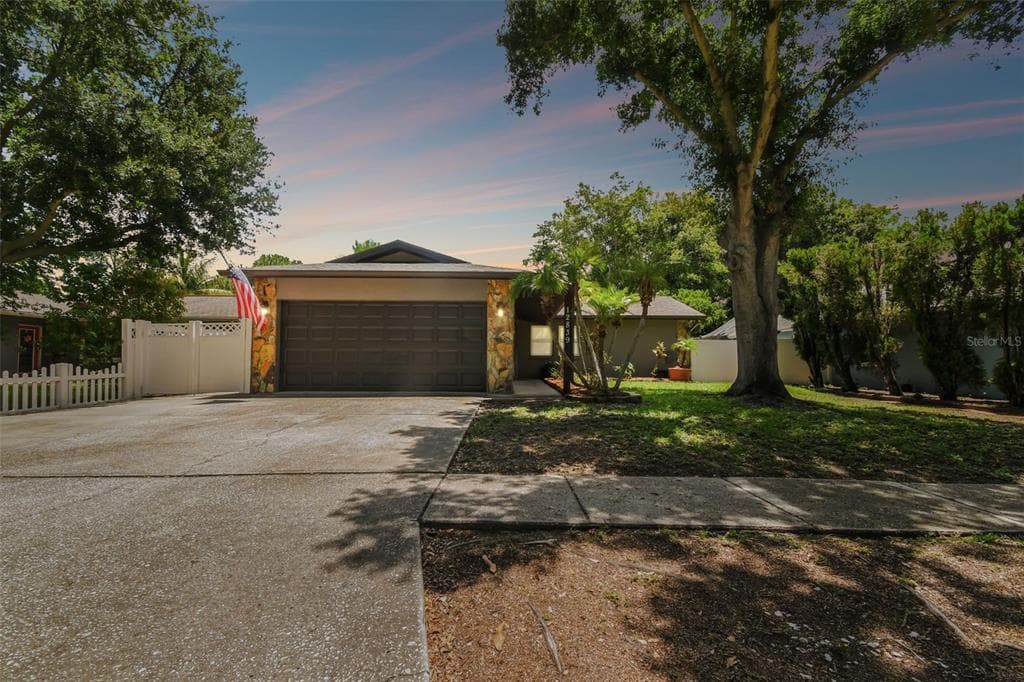12839 CUMBERLAND DRIVE LARGO, FL 33773