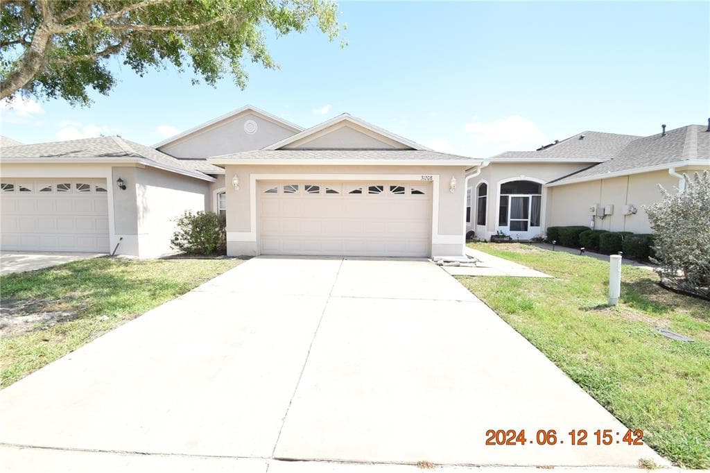31208 SHAKER CIRCLE WESLEY CHAPEL, FL 33543