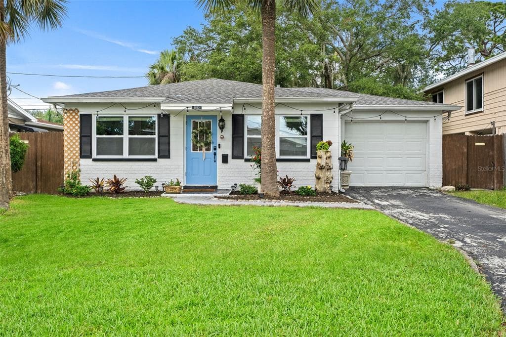 1885 SHORE ACRES BOULEVARD NE