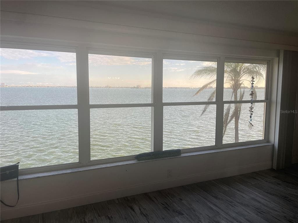 6020 SHORE BOULEVARD S UNIT 404 GULFPORT, FL 33707
