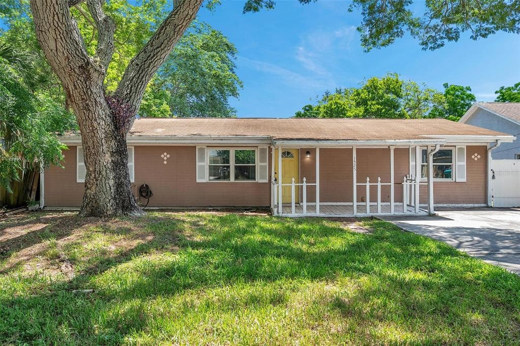 1525 S JEFFERSON AVENUE CLEARWATER, FL 33756