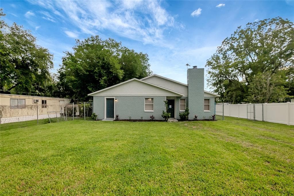 2222 CHRISTY LANE LAKELAND, FL 33801