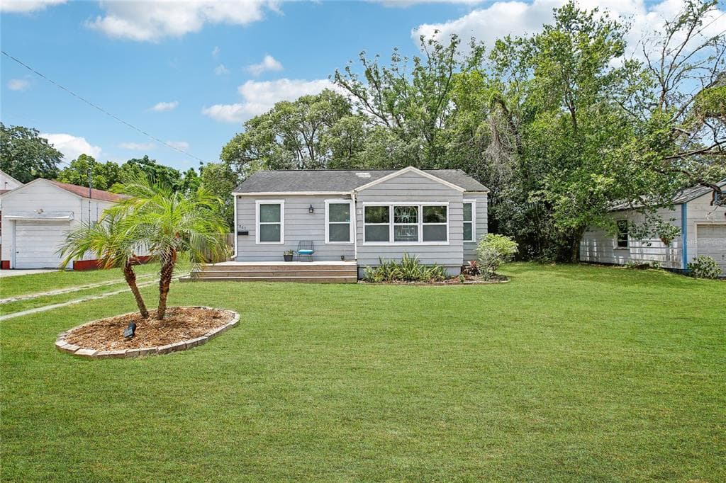 805 E NORFOLK STREET TAMPA, FL 33604