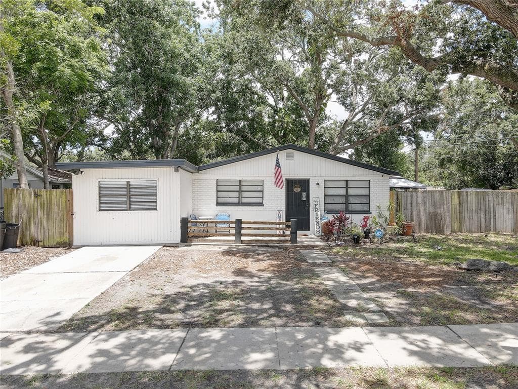 5801 92ND AVENUE N PINELLAS PARK, FL 33782
