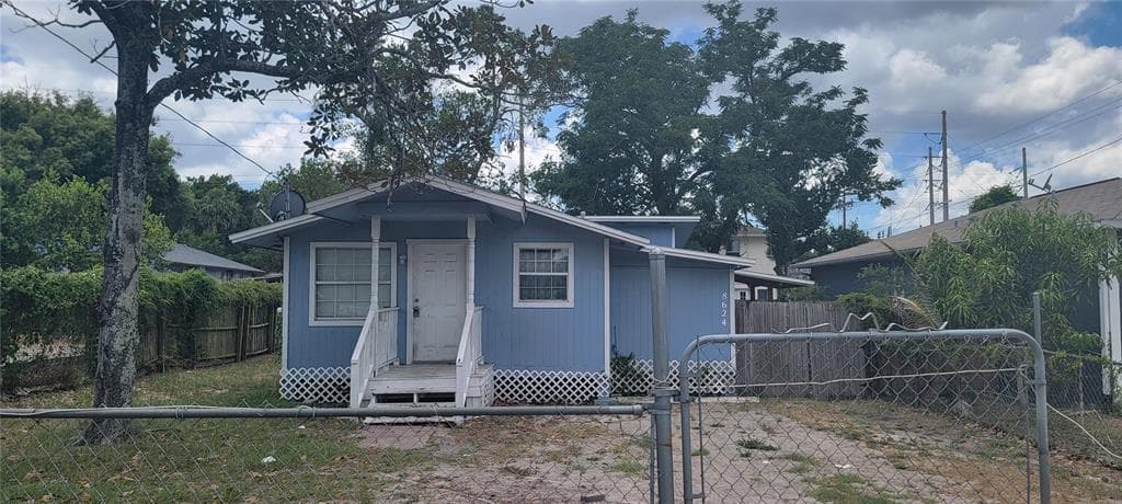 8624 N SEMMES ST TAMPA, FL 33604