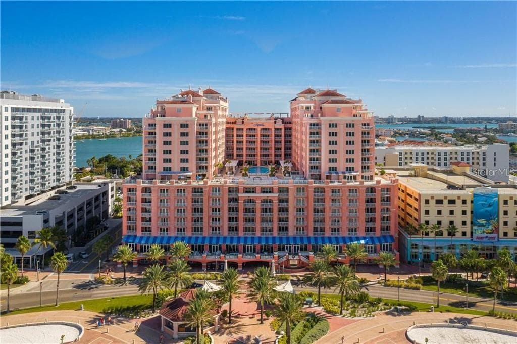 301 S GULFVIEW BOULEVARD UNIT 402 CLEARWATER BEACH, FL 33767